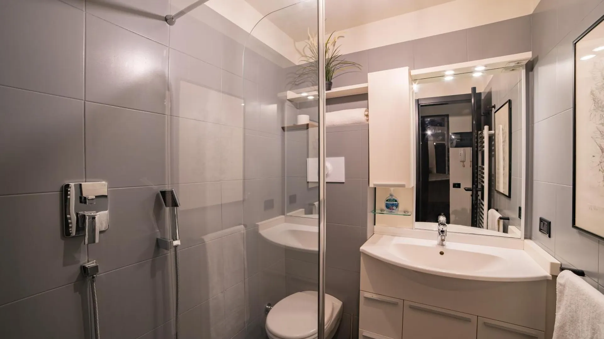 Brera-Centro, Stylish And Central New Apartment Milán